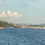 Urban Oasis, Home-triest Com Триест