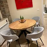 Urban Oasis, Home-triest Com